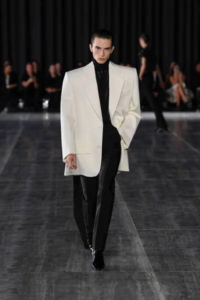 Look 38
